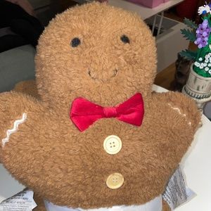 Cupcakes & cashmere gingerbread pillows